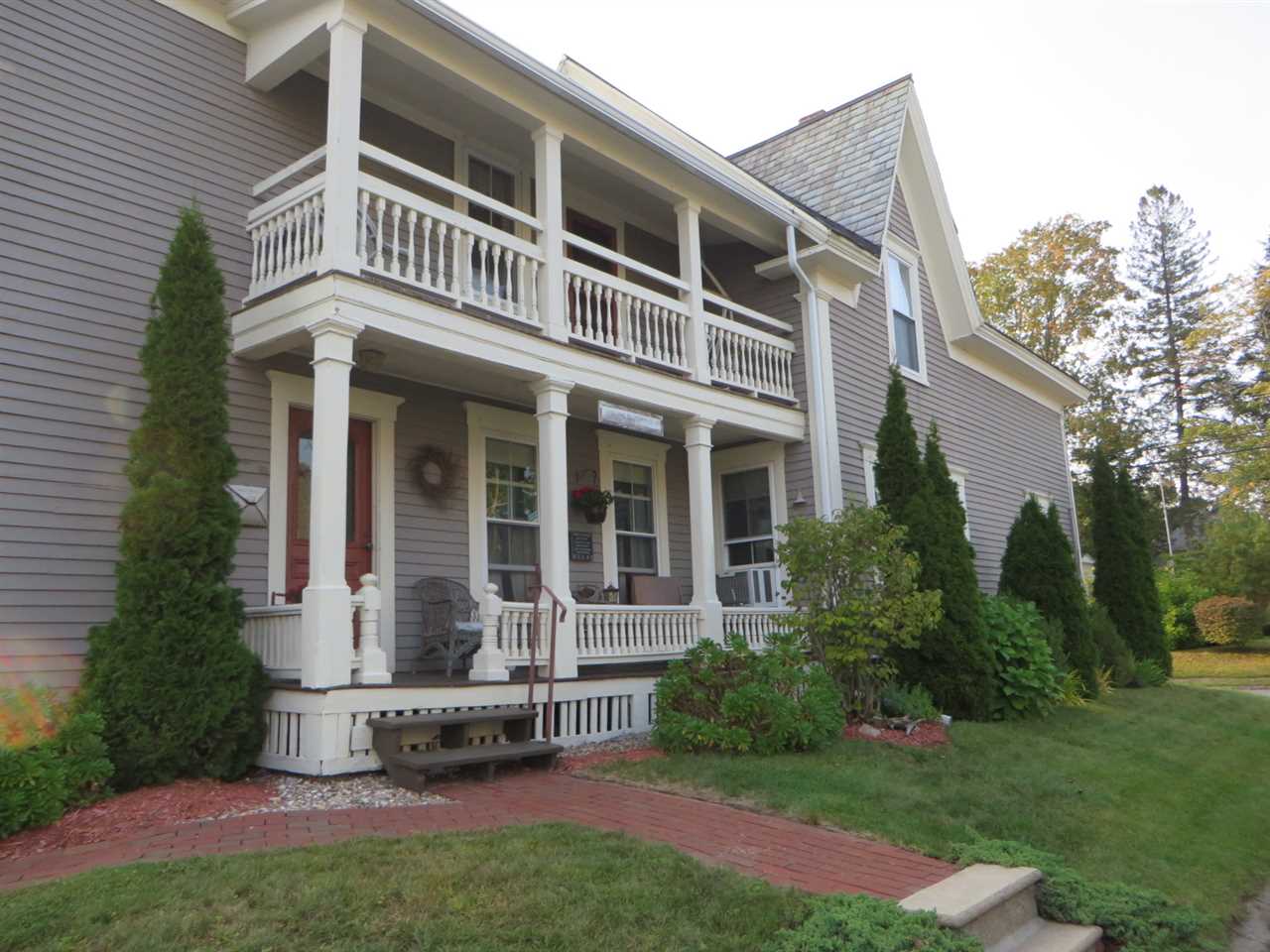 81 Appleton Street Manchester, NH 03104 - Photo 2 of 38