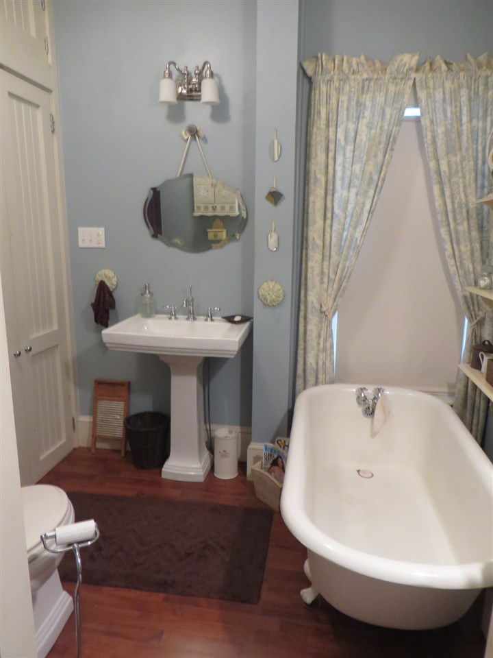 81 Appleton Street Manchester, NH 03104 - Photo 15 of 38