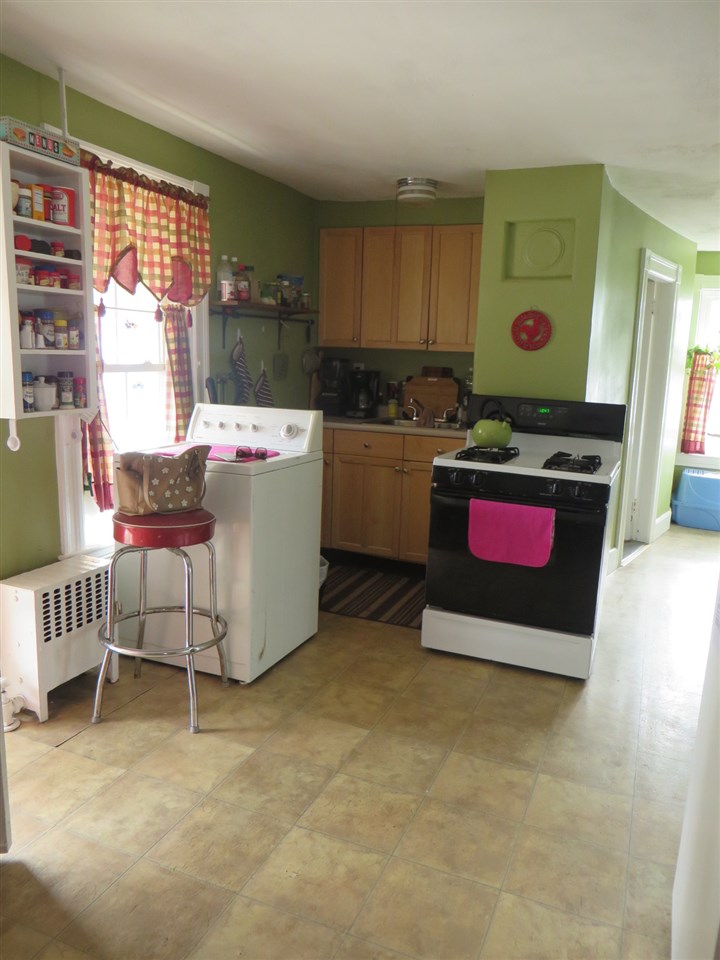 81 Appleton Street Manchester, NH 03104 - Photo 23 of 38