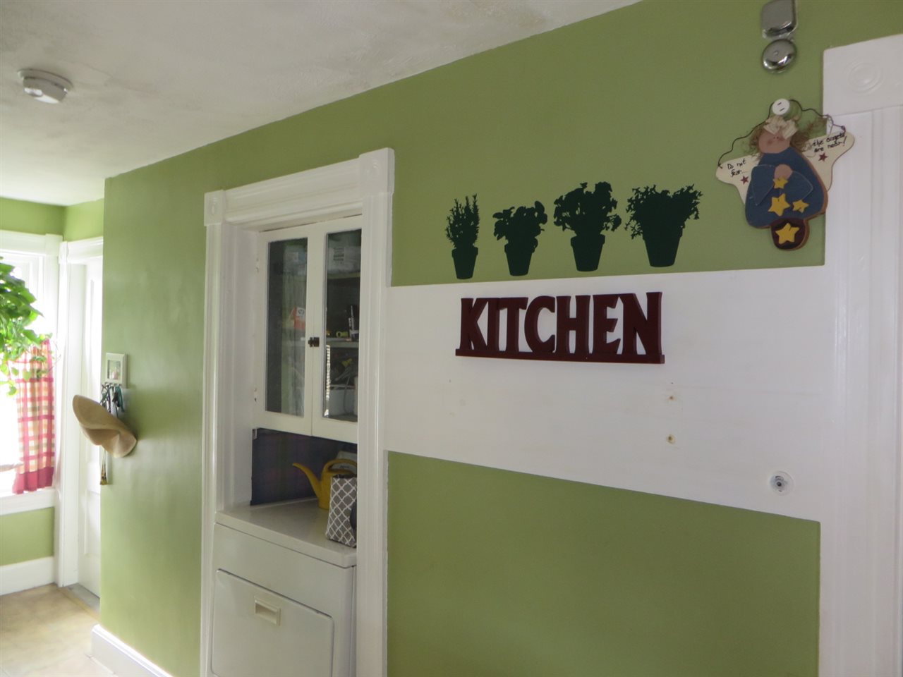 81 Appleton Street Manchester, NH 03104 - Photo 25 of 38