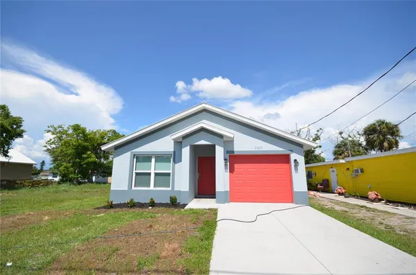 $2,200 | 2225 Carver Avenue, Fort Myers, FL 33916