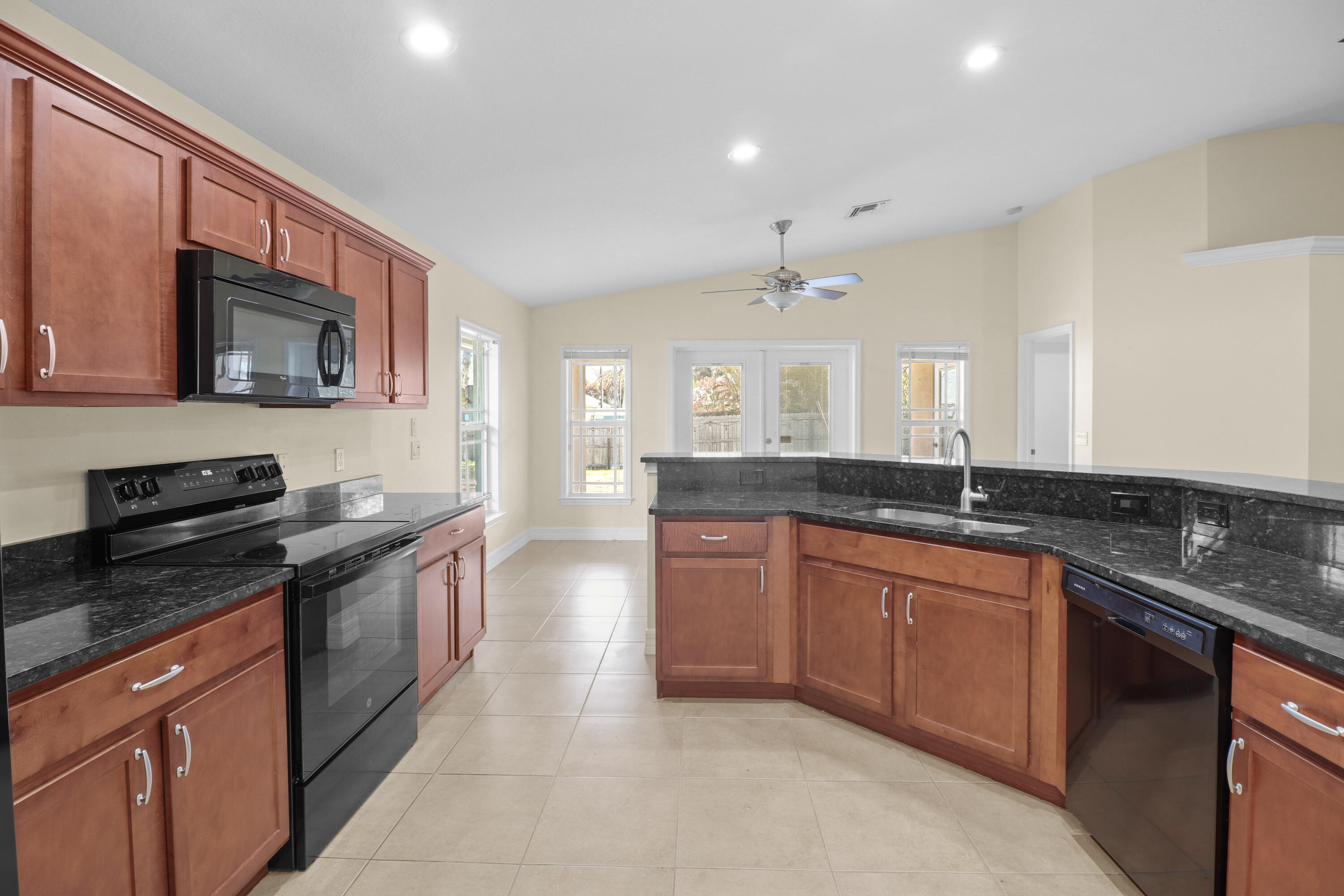 5029 Southeast Jack Avenue Stuart, FL 34997 - Photo 11 of 27 12-IMG_8397