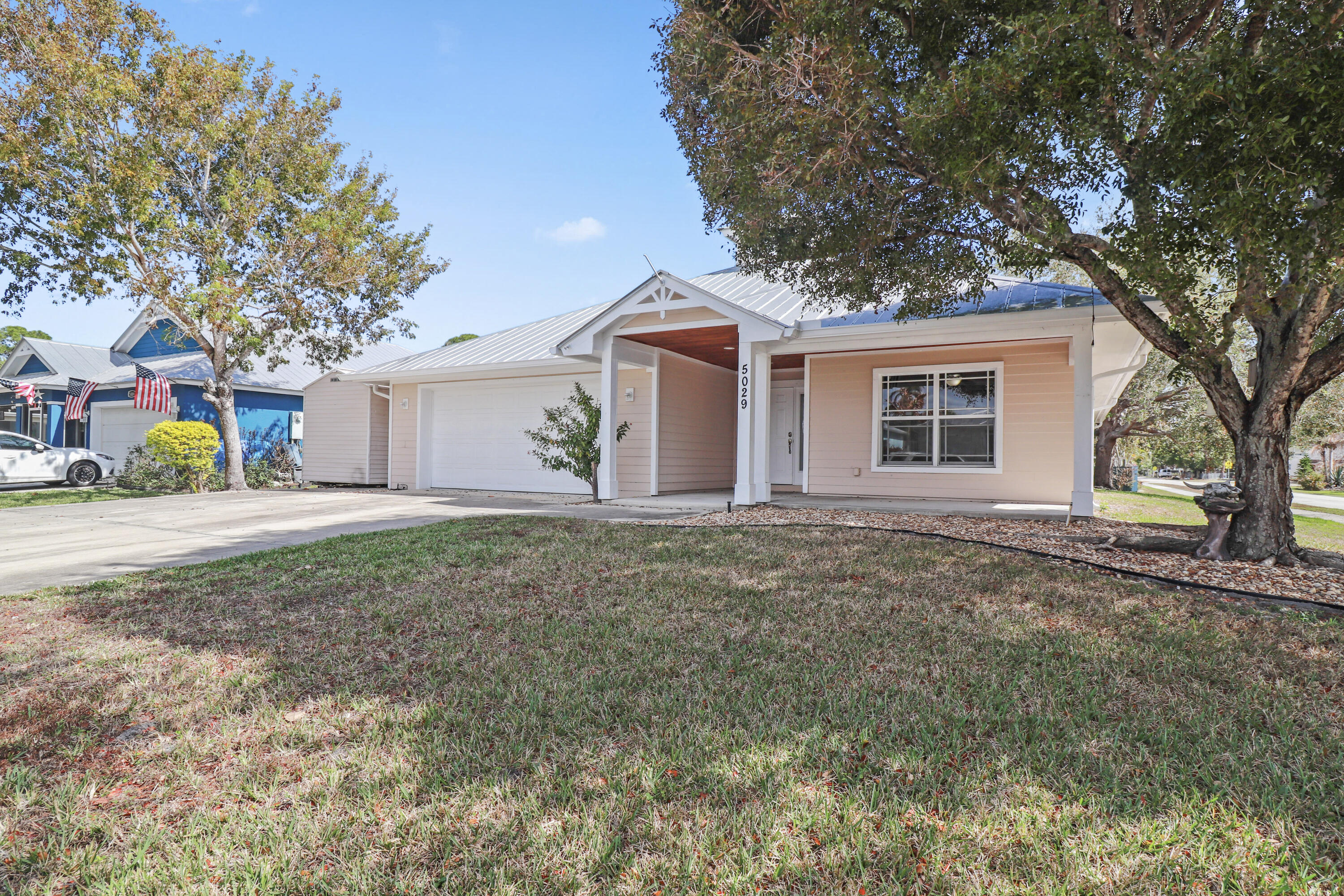 5029 Southeast Jack Avenue Stuart, FL 34997 - Photo 2 of 27 3-IMG_8506