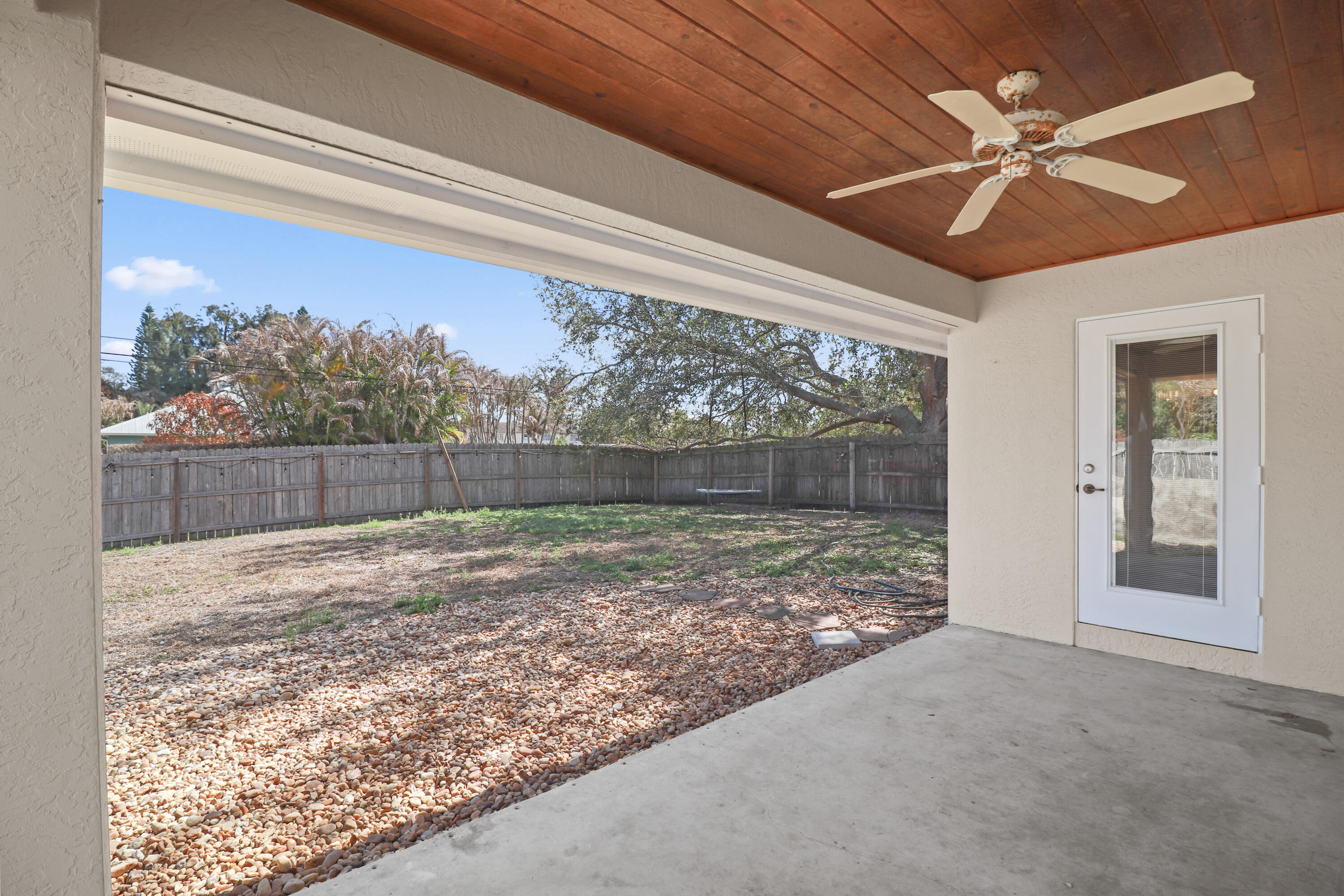 5029 Southeast Jack Avenue Stuart, FL 34997 - Photo 24 of 27 25-IMG_8476