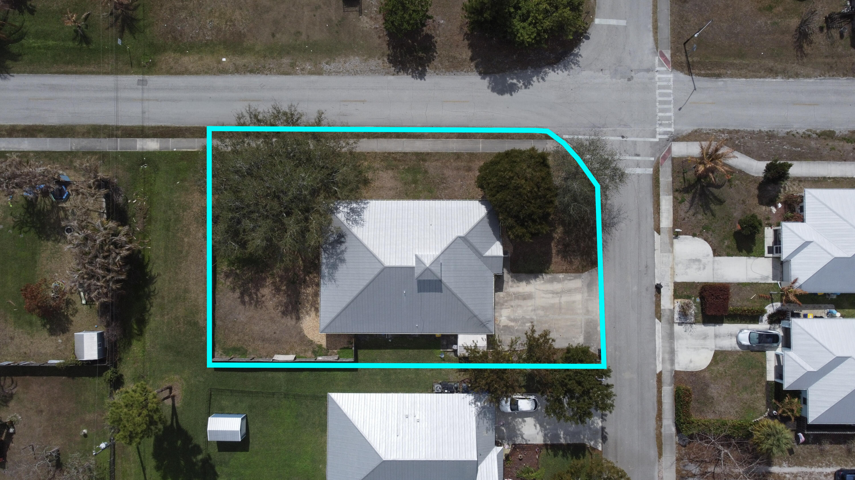 5029 Southeast Jack Avenue Stuart, FL 34997 - Photo 5 of 27 6-DJI_0538-Edit