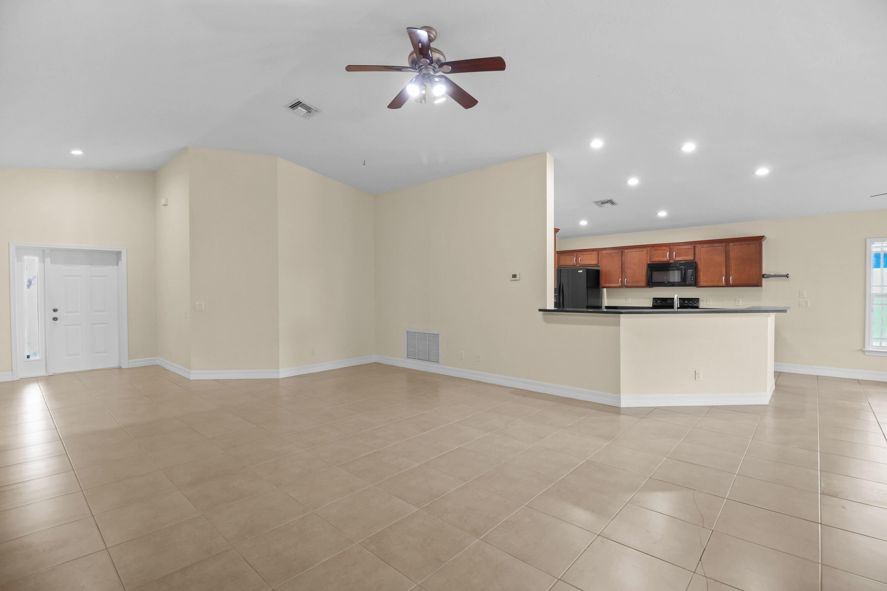 5029 Southeast Jack Avenue Stuart, FL 34997 - Photo 7 of 27 8-IMG_8364