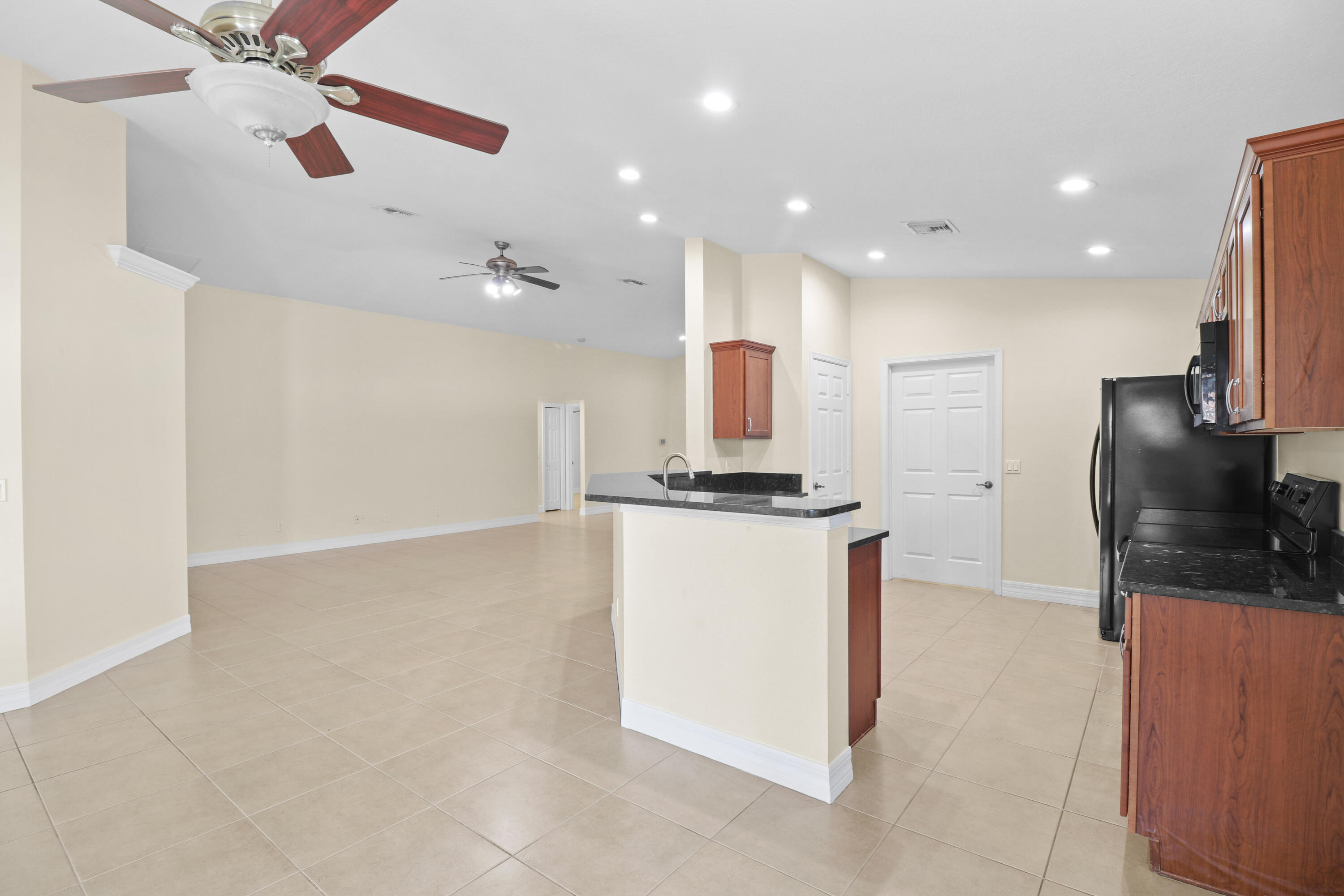 5029 Southeast Jack Avenue Stuart, FL 34997 - Photo 10 of 27 11-IMG_8391