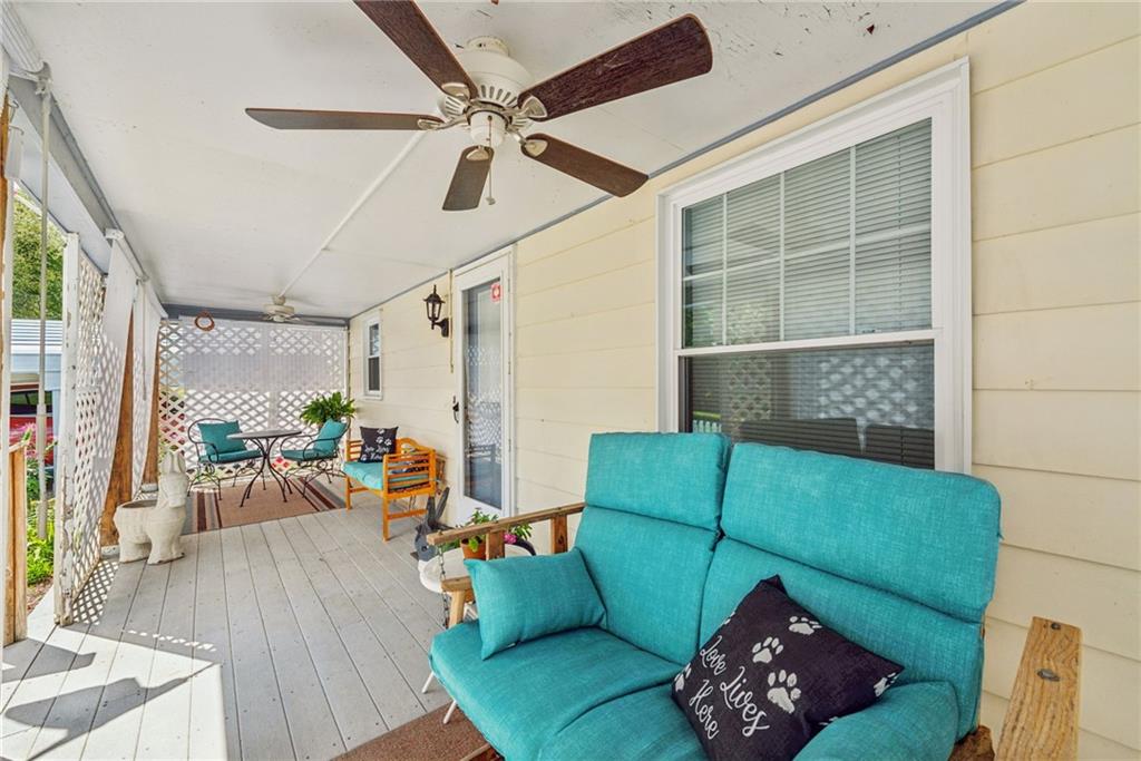 310 Bungalow Road New Alexandria, PA 15670 - Photo 2 of 30 a living room with furniture and a large window