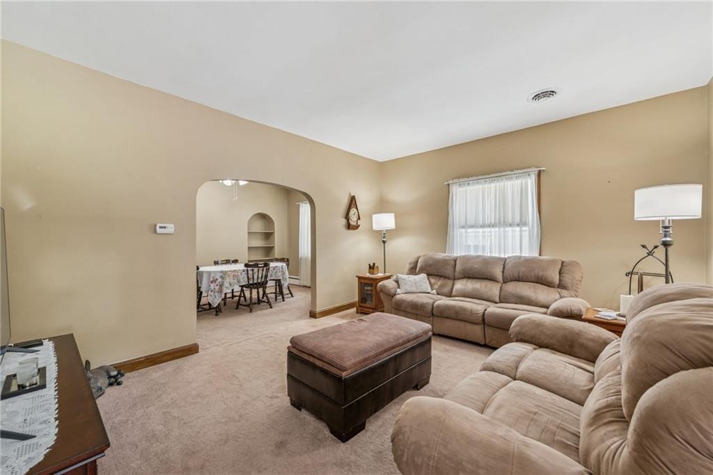 310 Bungalow Road New Alexandria, PA 15670 - Photo 3 of 30 a living room with furniture
