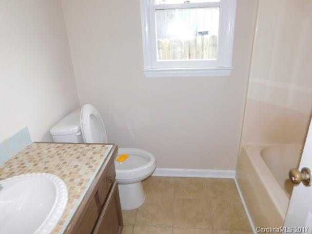 10307 Rockwood Road Charlotte, NC 28215 - Photo 5 of 10