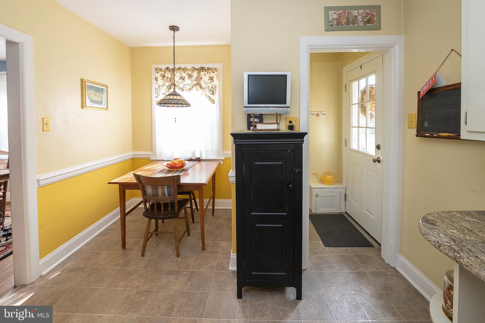 314 Ballymore Road Springfield, PA 19064 - Photo 16 of 41 Breakfast area and mudroom