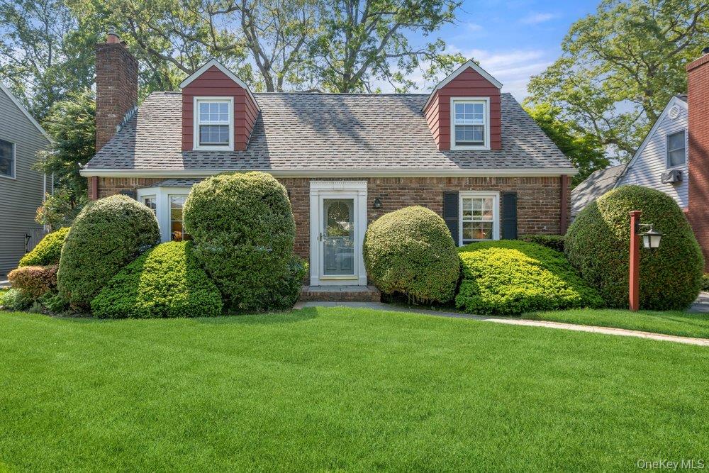 69 Lewis Road Merrick, NY 11566 - Photo 2 of 29
