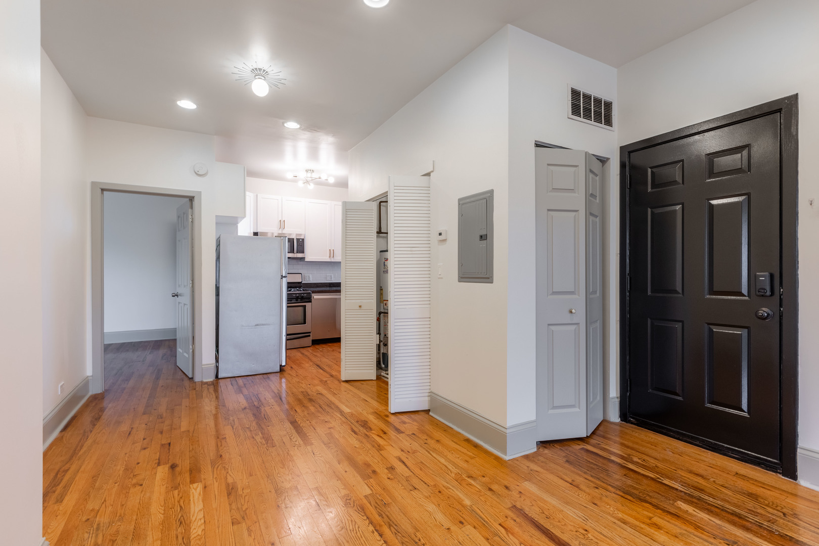 4855 North Springfield Avenue, Unit 3 Chicago, IL 60625 - Photo 10 of 19