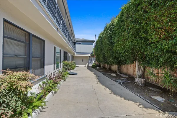 $3,700,000 | 2067 East Broadway, Long Beach, CA 90803