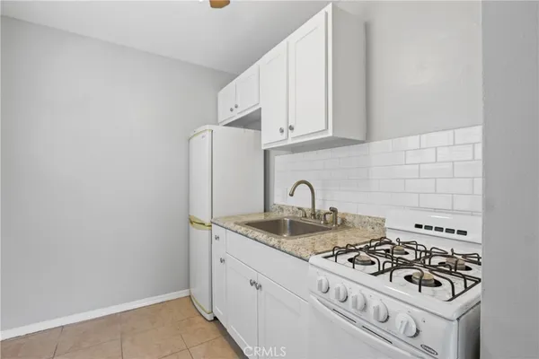 $3,700,000 | 2067 East Broadway, Long Beach, CA 90803