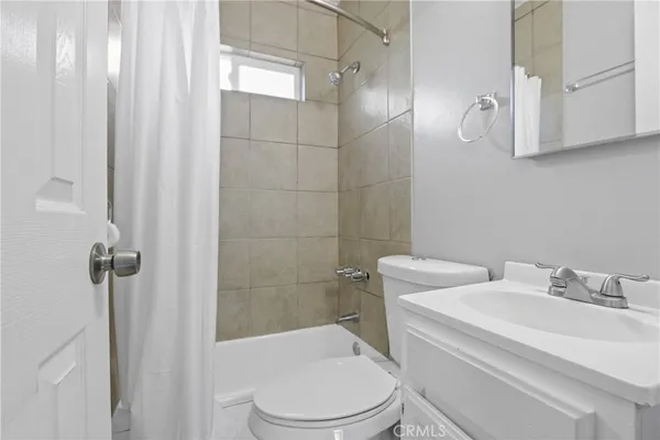 $3,700,000 | 2067 East Broadway, Long Beach, CA 90803