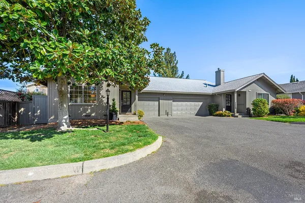 $1,650,000 | 435-437 University Street, Healdsburg, CA 95448