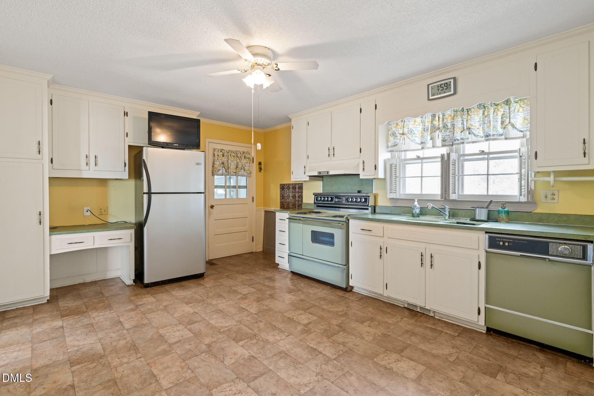 2392 Little Creek Church Road Clayton, NC 27520 - Photo 18 of 36 Kitchen
