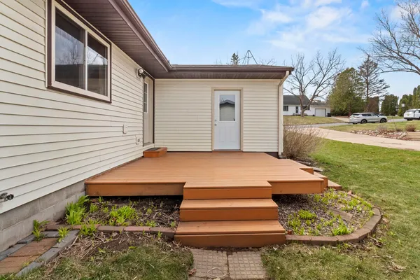 $325,000 | 1310 West Circle Drive, Sparta, WI 54656