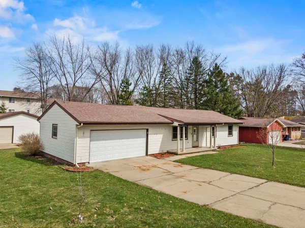 $325,000 | 1310 West Circle Drive, Sparta, WI 54656