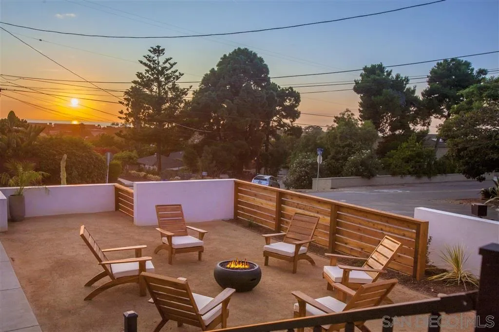 502 South Rios Avenue Solana Beach, CA 92075 - Photo 13 of 25 Gallery Image 13