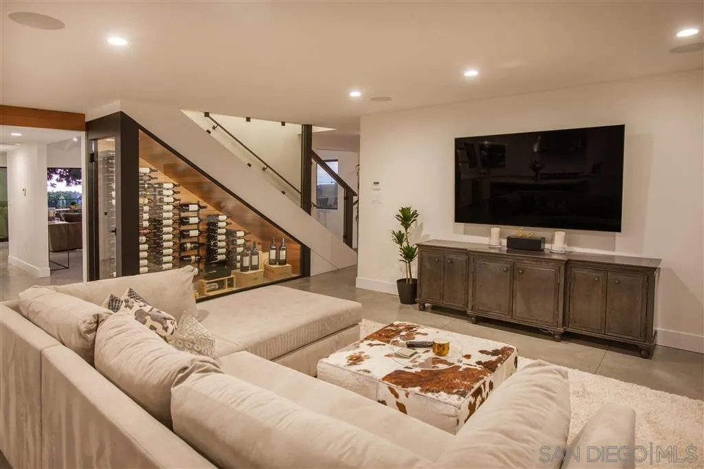 502 South Rios Avenue Solana Beach, CA 92075 - Photo 17 of 25 Gallery Image 17