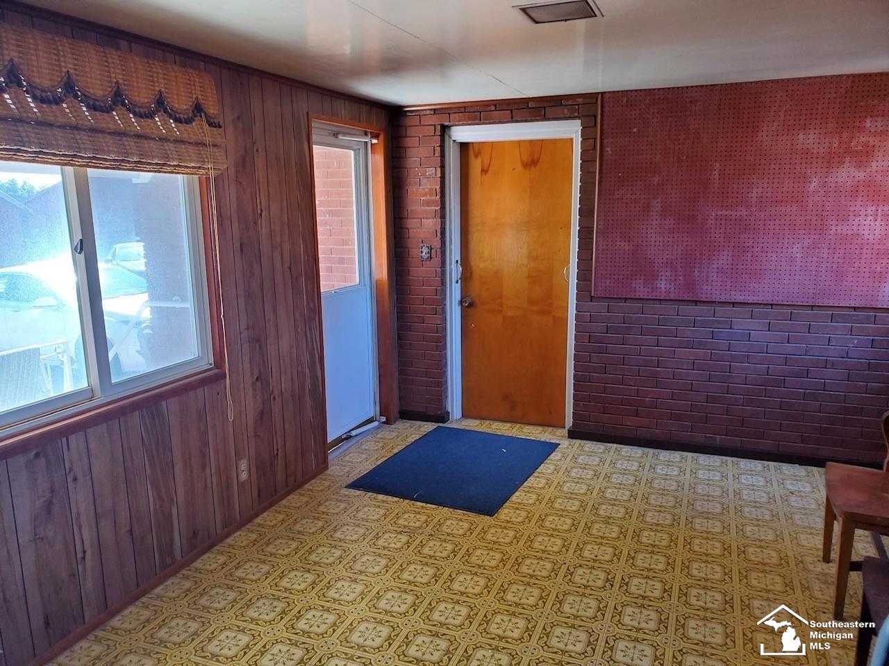 5889 East Albain Road Monroe, MI 48161 - Photo 11 of 12 Gallery Image 11