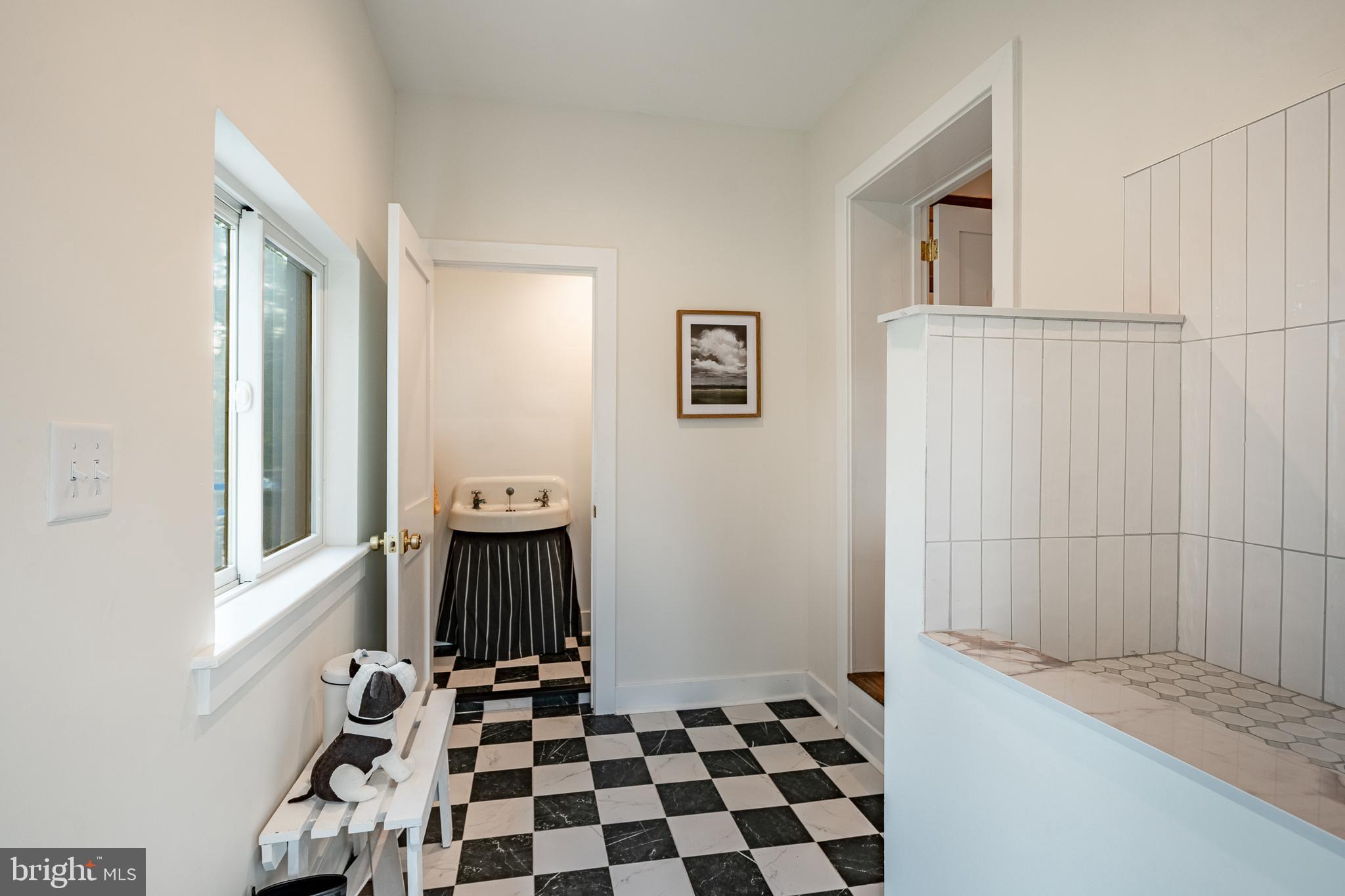 101 Grandview Road Ardmore, PA 19003 - Photo 28 of 55 Mud room/ Laundry room