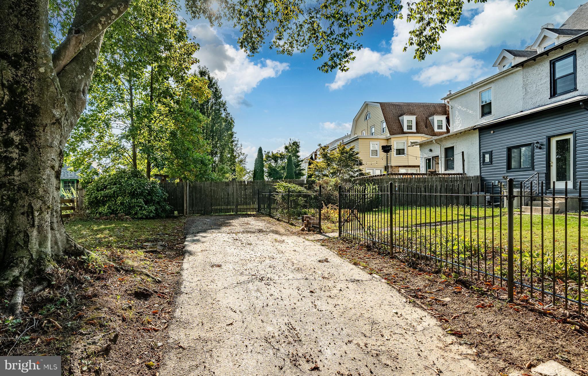 101 Grandview Road Ardmore, PA 19003 - Photo 52 of 55 a view of a backyard with a large tree