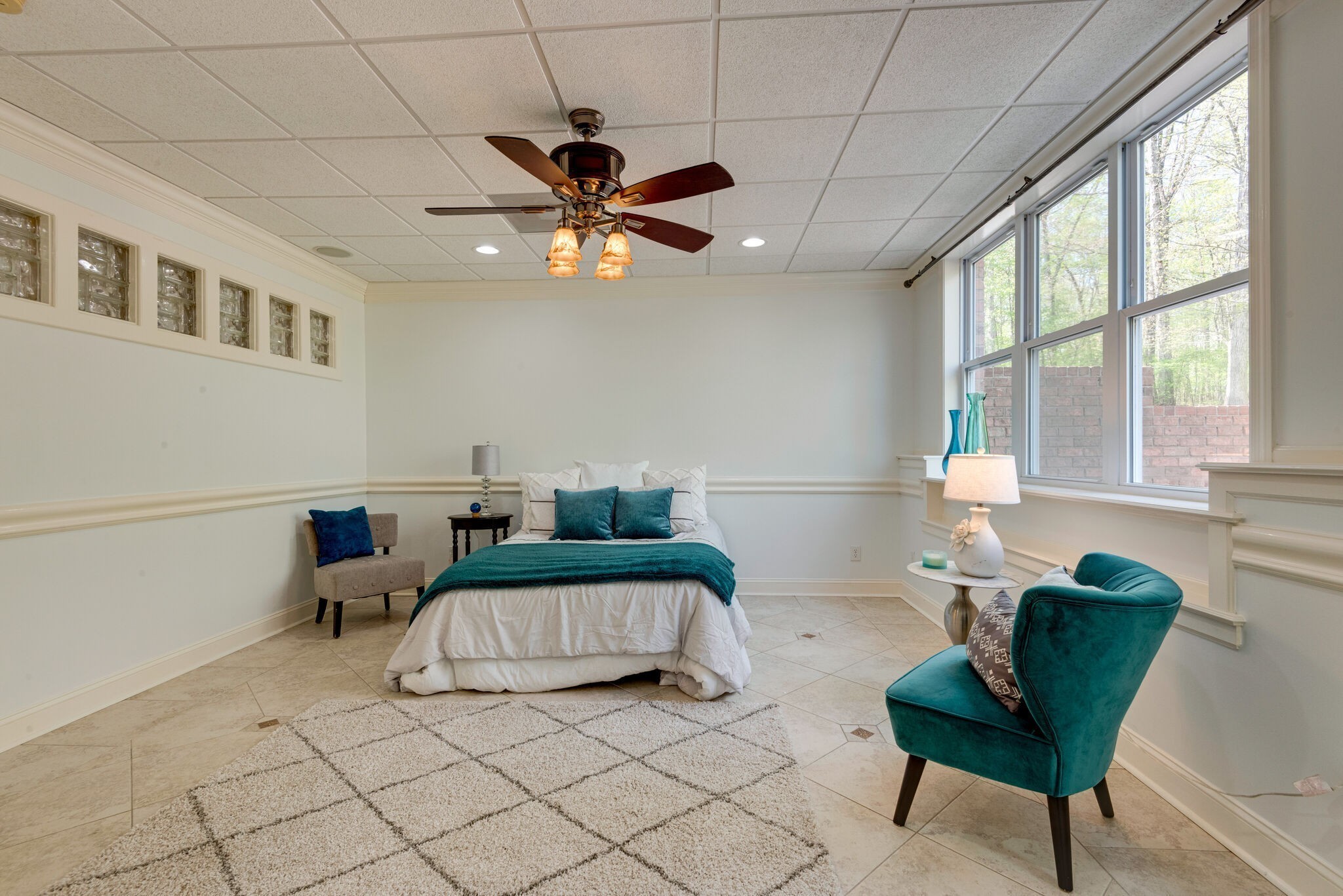 1288 2 Mile Road Burns, TN 37029 - Photo 43 of 70 a living room with furniture and a large window