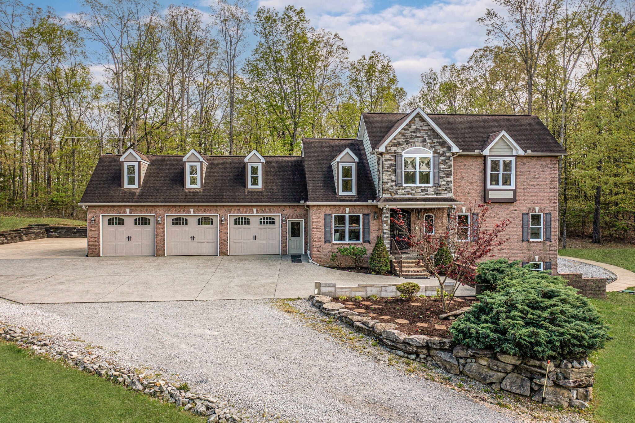 1288 2 Mile Road Burns, TN 37029 - Photo 57 of 70 a front view of a house with yard