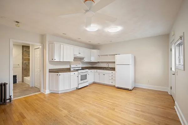 $2,400 | 97 Winthrop Shore Drive, Unit 1R, Winthrop, MA 02152