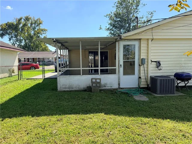 $1,600 | 176 Elaine Drive, Avondale, LA 70094