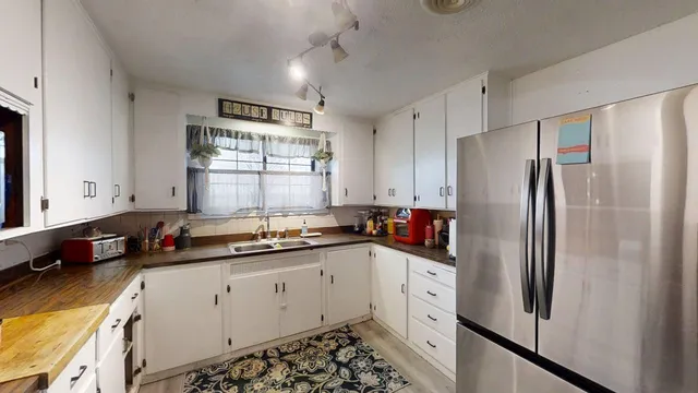 $185,000 | 707 North Church Street, Thomasboro, IL 61878