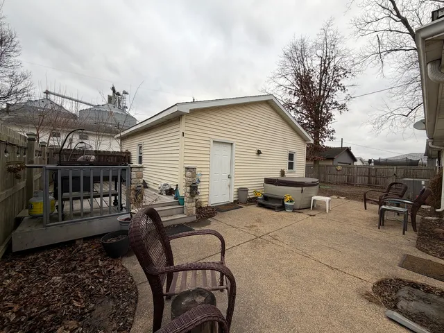 $185,000 | 707 North Church Street, Thomasboro, IL 61878