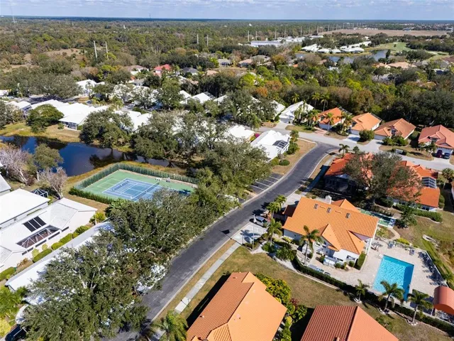 $329,900 | 944 Harbor Town Drive, Venice, FL 34292