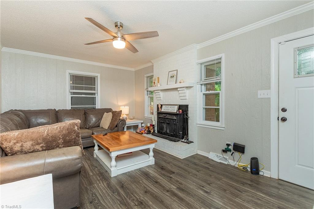 5947 Poley Road Browns Summit, NC 27214 - Photo 7 of 34 Livingroom
