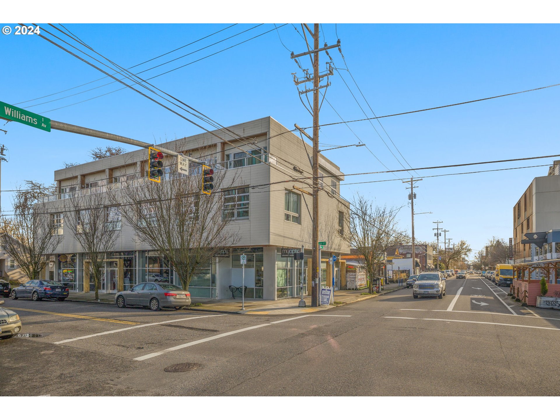 16 Northeast Shaver St Unit 203