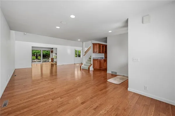 $369,000 | 1552 Juniper Court, Hermitage, PA 16148