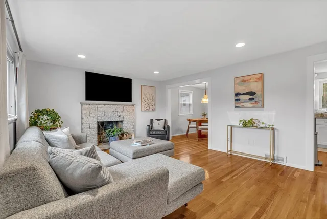 $965,000 | 9 Jayne Road, Needham, MA 02494