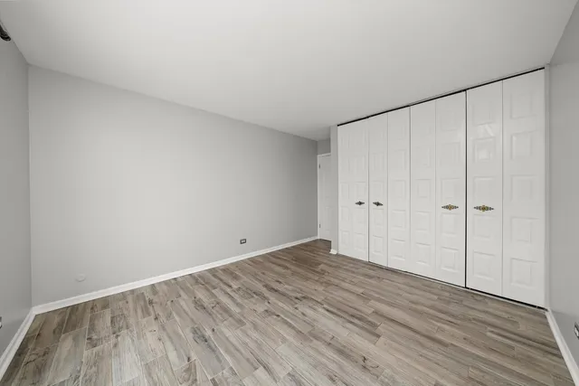 $159,900 | 10308 Circle Drive, Unit 301, Oak Lawn, IL 60453