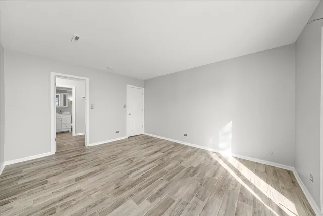 $159,900 | 10308 Circle Drive, Unit 301, Oak Lawn, IL 60453