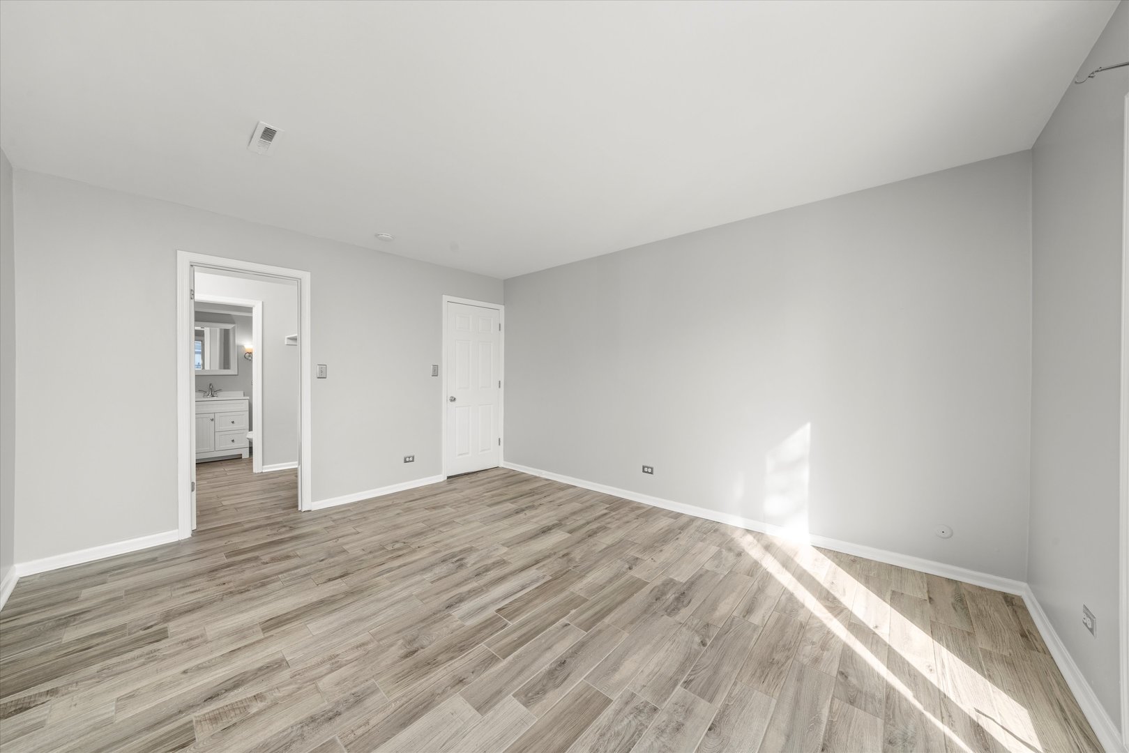 10308 Circle Drive, Unit 301 Oak Lawn, IL 60453 - Photo 17 of 28