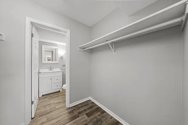 $159,900 | 10308 Circle Drive, Unit 301, Oak Lawn, IL 60453