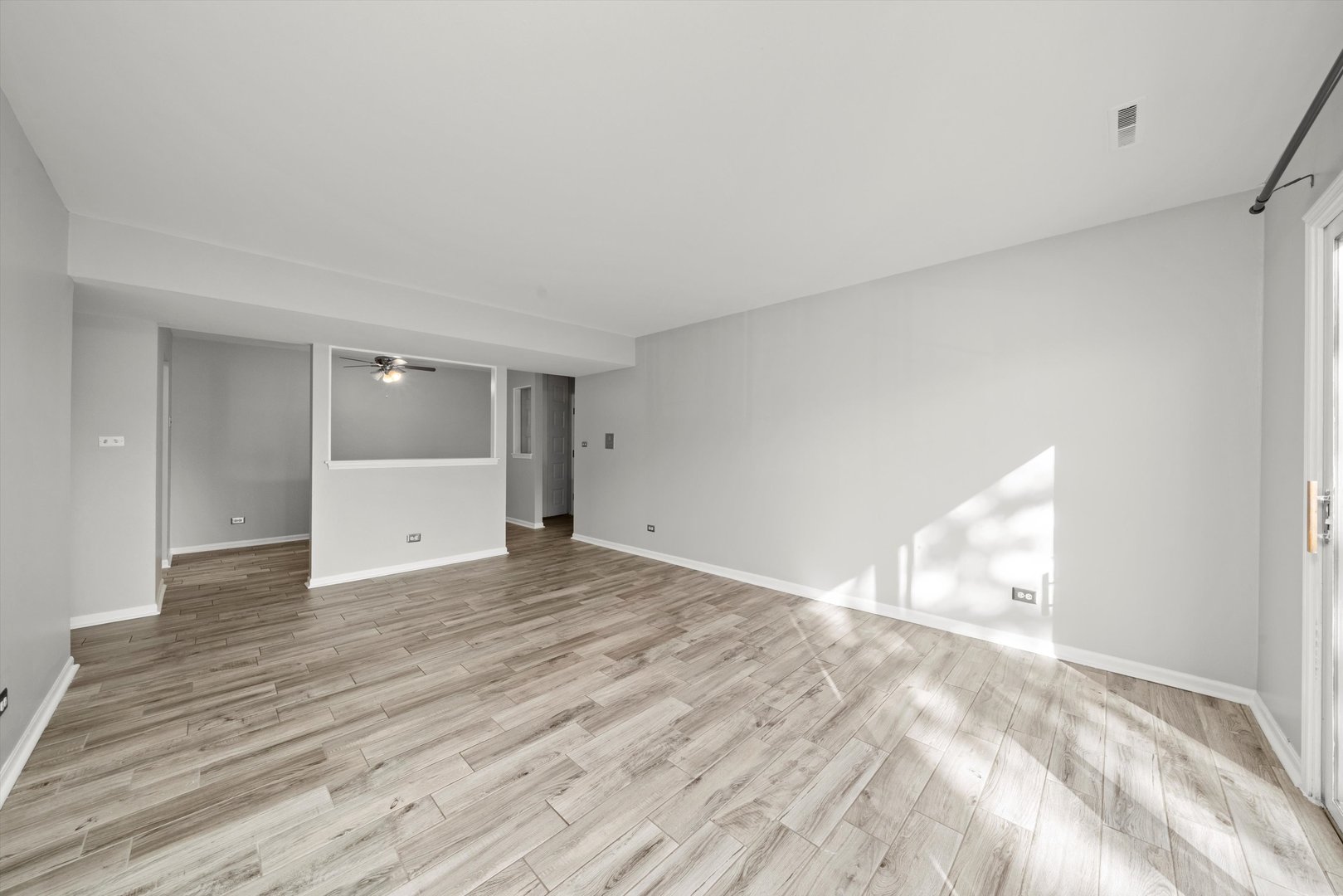 10308 Circle Drive, Unit 301 Oak Lawn, IL 60453 - Photo 3 of 28