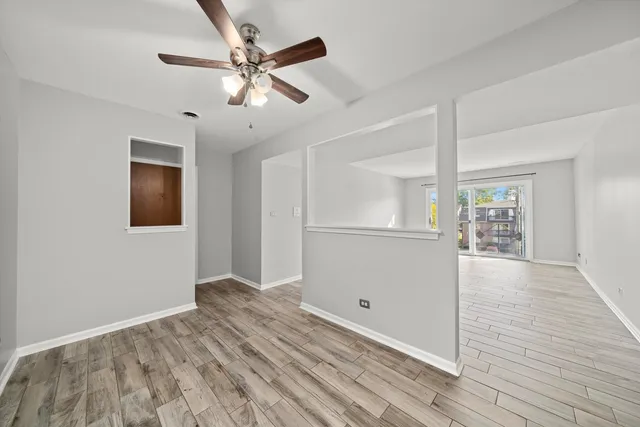 $159,900 | 10308 Circle Drive, Unit 301, Oak Lawn, IL 60453