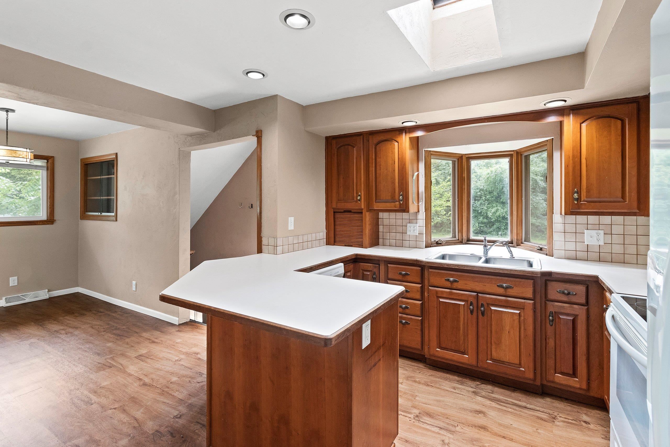1502 South Van Dyke Road Appleton, WI 54914 - Photo 11 of 53