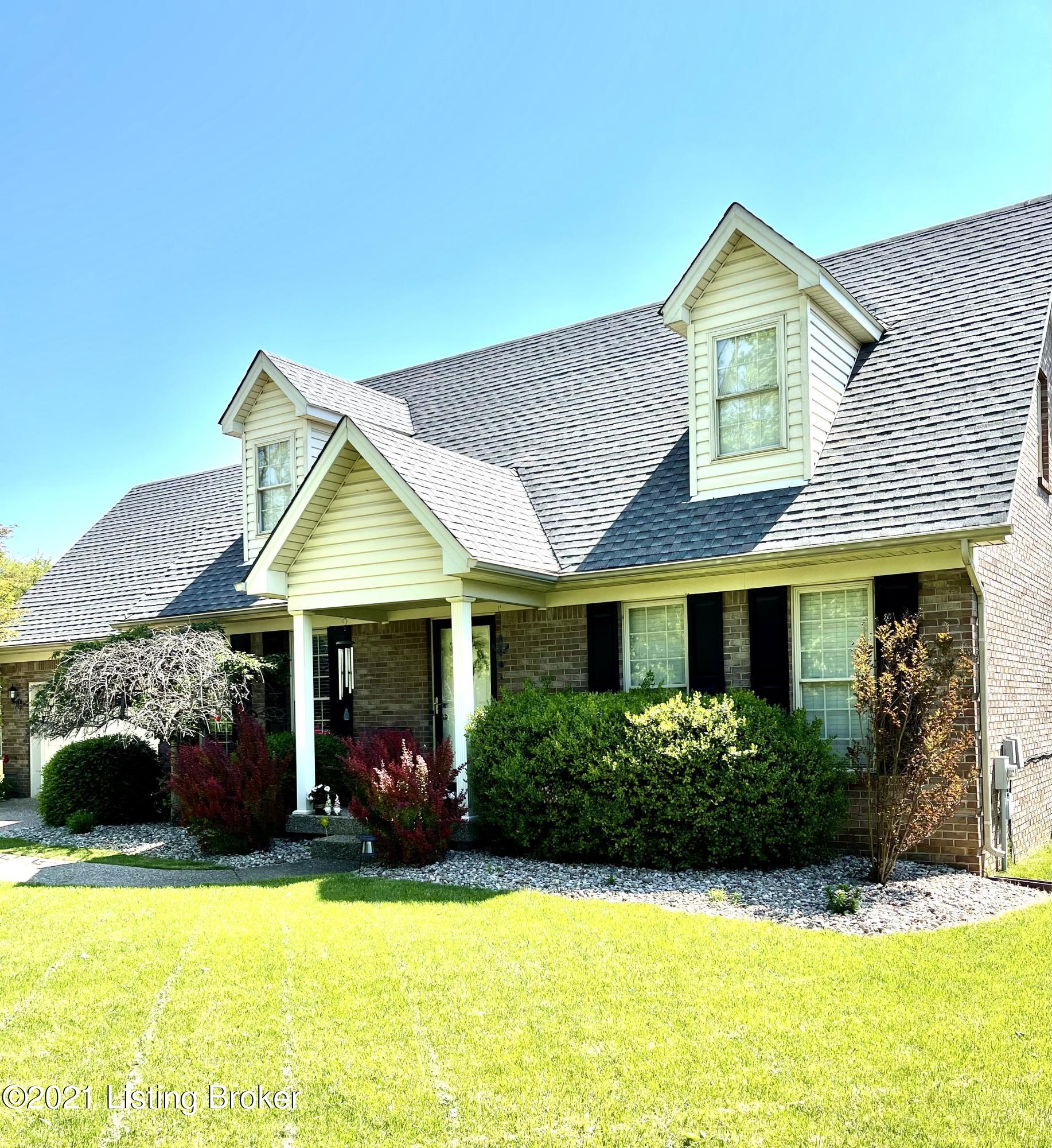 11901 East Orell Road Louisville, KY 40272 - Photo 1 of 36 C9992558-79C2-4EB8-A0B9-24A8F0C8F2CA