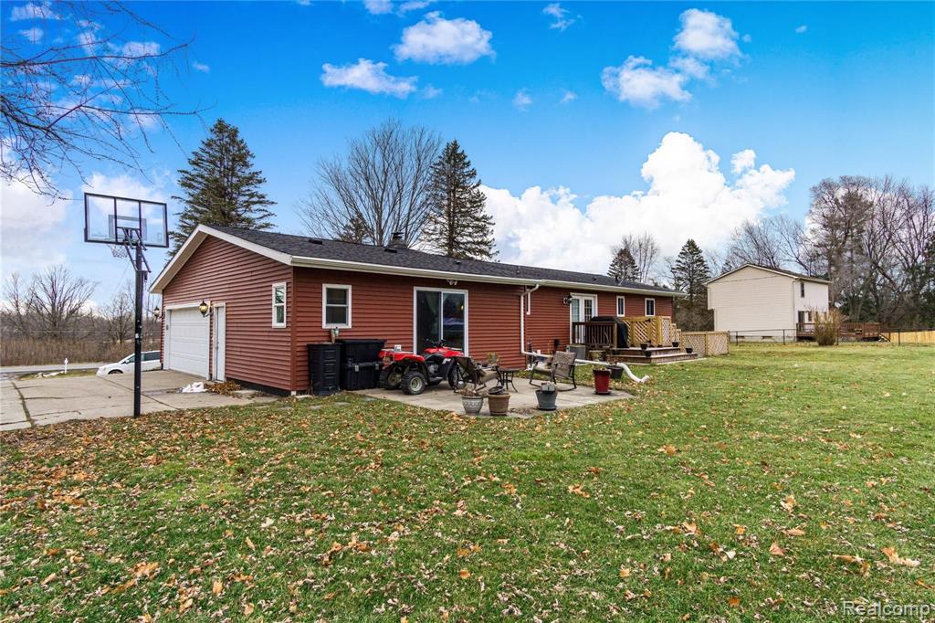 1491 West Thompson Road Fenton, MI 48430 - Photo 17 of 19
