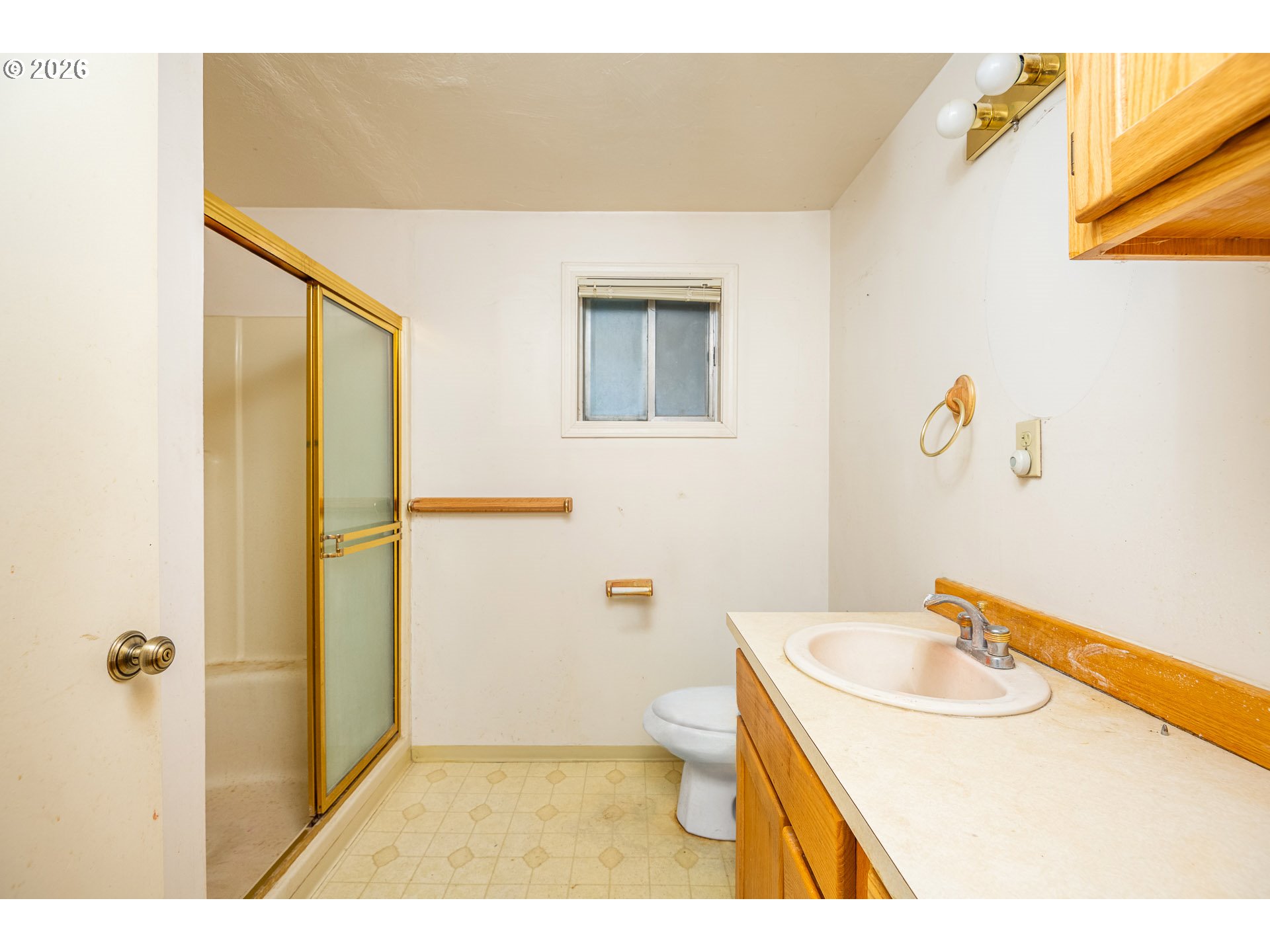 875 South 43rd Street Springfield, OR 97478 - Photo 15 of 22 a bathroom with a sink toilet and shower